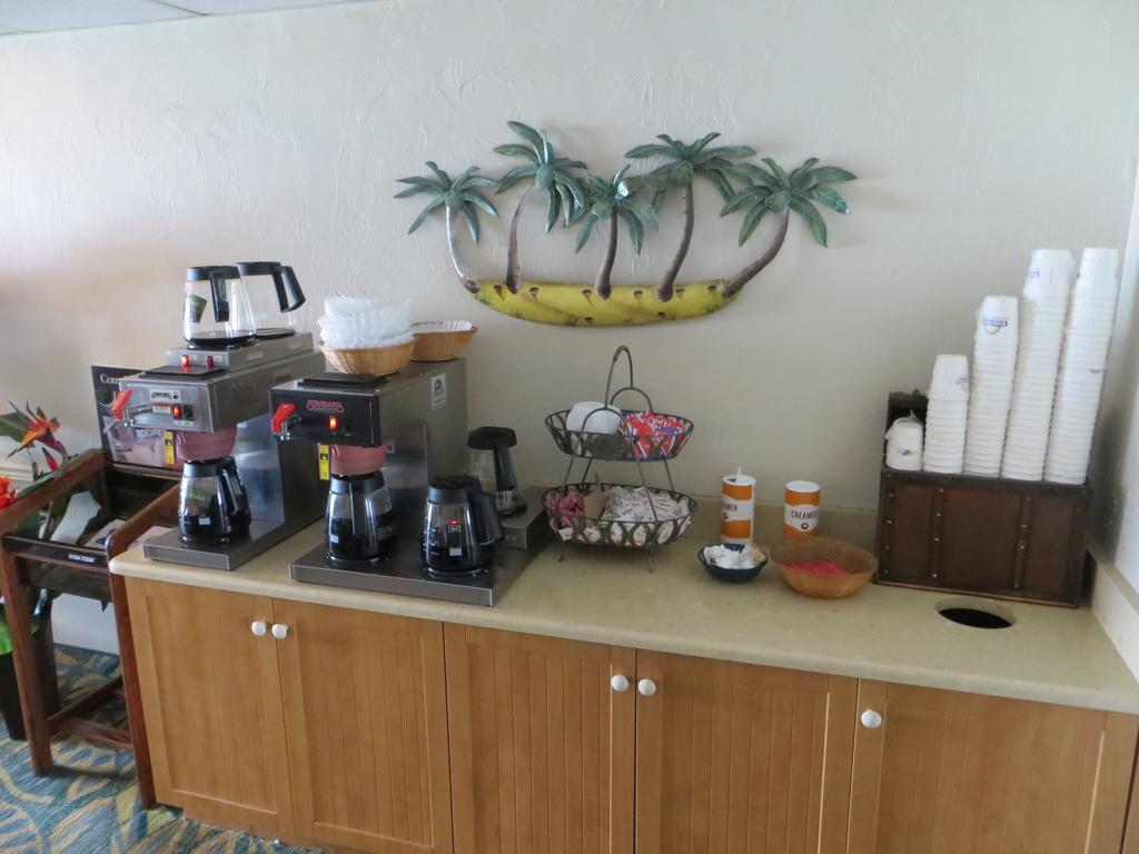 Days By Wyndham Daytona Oceanfront Hotel