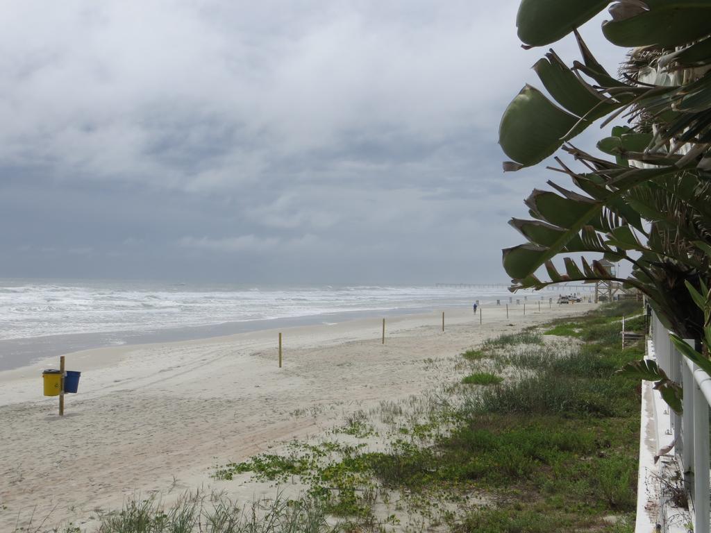 Days By Wyndham Daytona Oceanfront Hotel Daytona Beach Shores