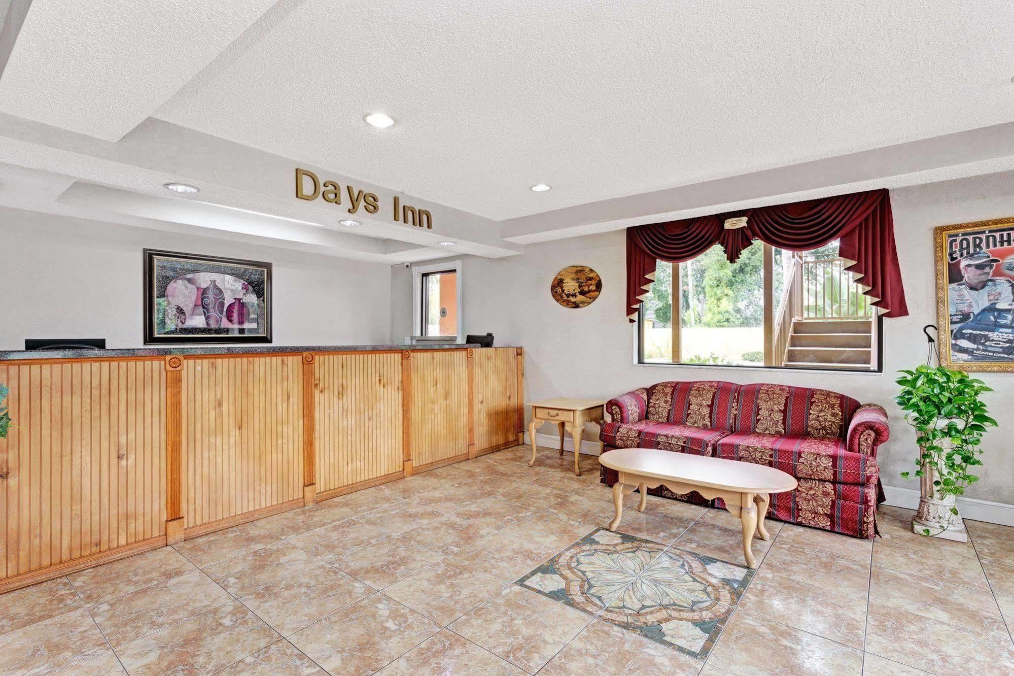 Days By Wyndham Daytona Oceanfront Hotel Daytona Beach Shores