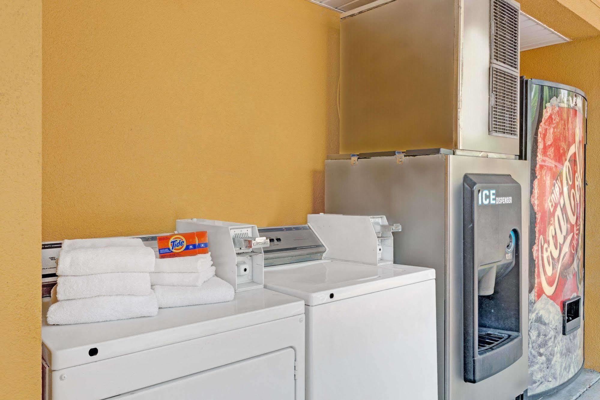 Days By Wyndham Daytona Oceanfront Daytona Beach Shores